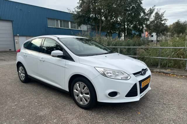 Ford Focus (2012) thumbnail 6