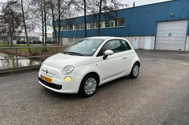 Fiat 500 (2009) thumbnail 2