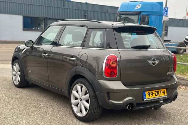 MINI Countryman (2011) thumbnail 4