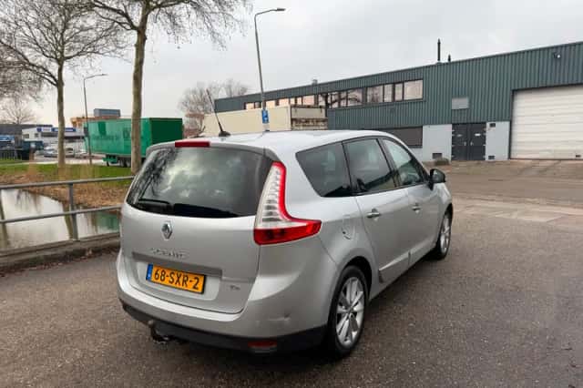 Renault Grand Scénic (2012) thumbnail 6