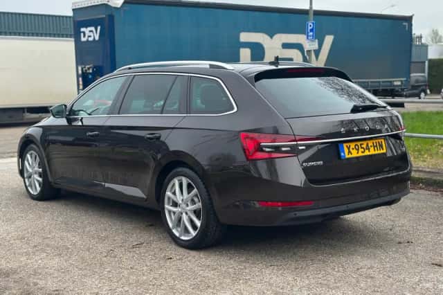 Škoda Superb (2020) thumbnail 3