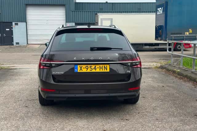 Škoda Superb (2020) thumbnail 4