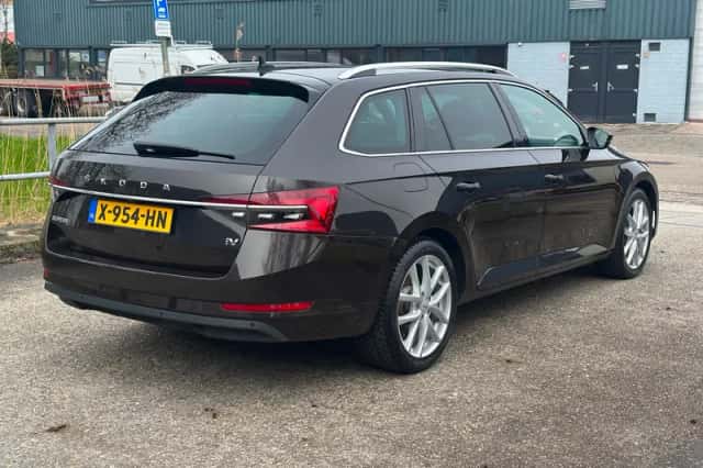 Škoda Superb (2020) thumbnail 5