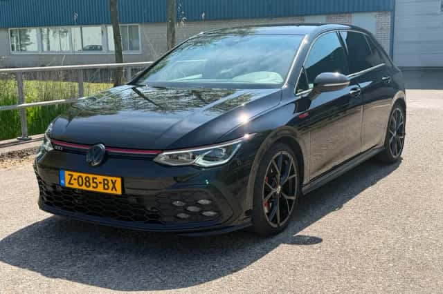 Volkswagen Golf (2021) thumbnail 1