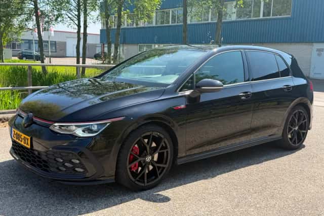 Volkswagen Golf (2021) thumbnail 2