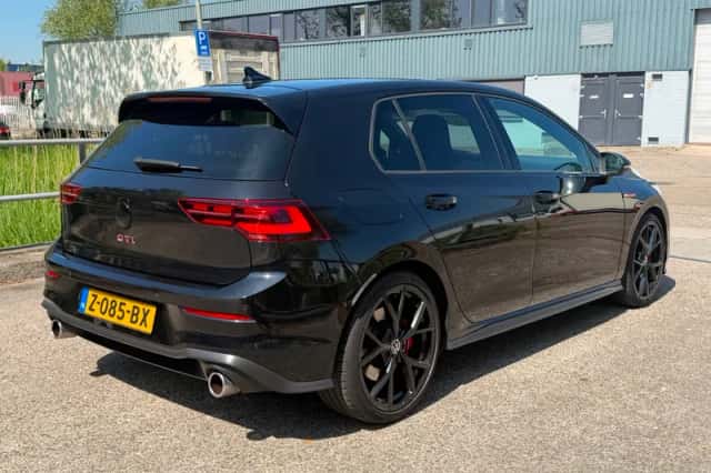 Volkswagen Golf (2021) thumbnail 4