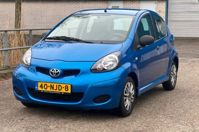 Toyota Aygo (2010) thumbnail 1
