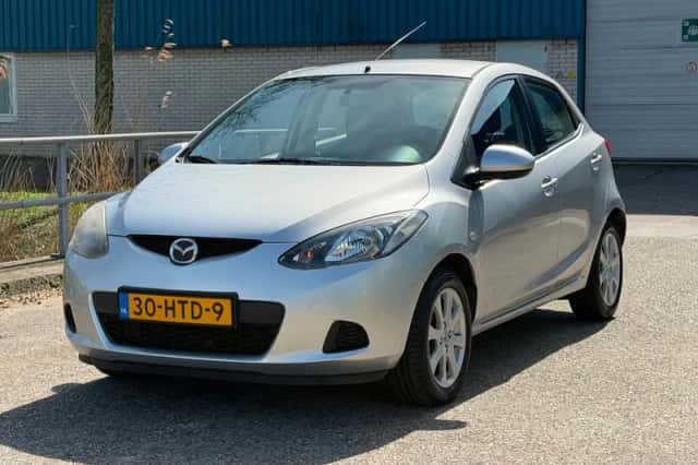 Mazda 2 (2009) thumbnail 1
