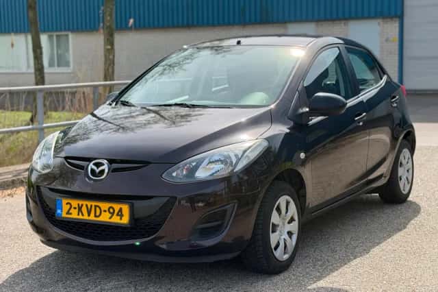 Mazda 2 (2013) thumbnail 1