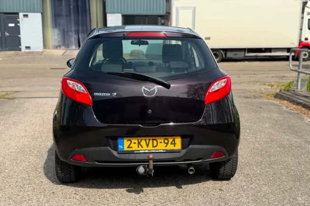 Mazda 2 (2013) thumbnail 4