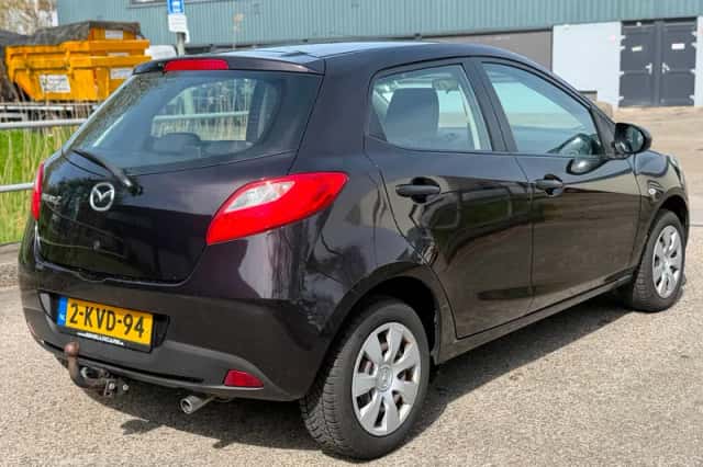Mazda 2 (2013) thumbnail 5
