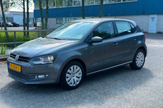 Volkswagen Polo (2012) thumbnail 2