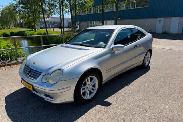 Mercedes-Benz C-Klasse (2002) thumbnail 2