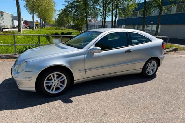 Mercedes-Benz C-Klasse (2002) thumbnail 3