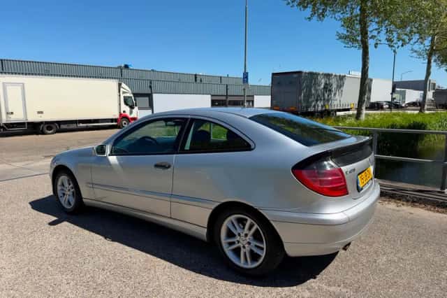 Mercedes-Benz C-Klasse (2002) thumbnail 4