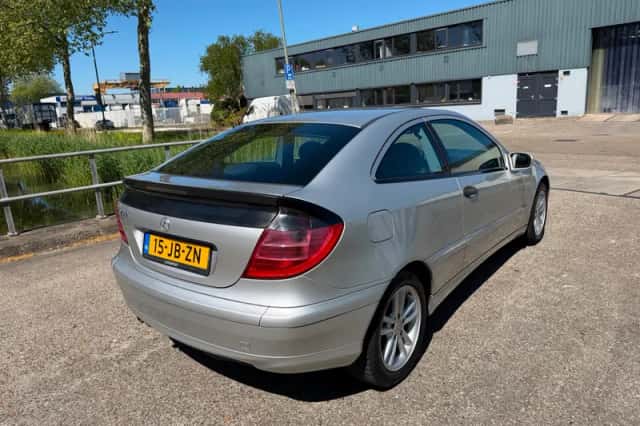 Mercedes-Benz C-Klasse (2002) thumbnail 5