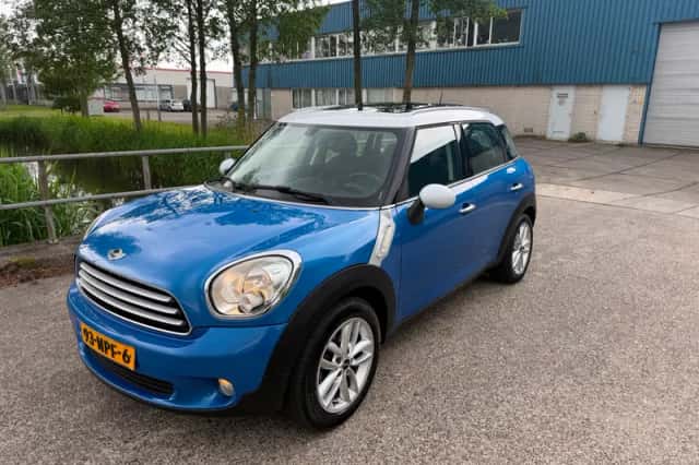 MINI Countryman (2010) thumbnail 2