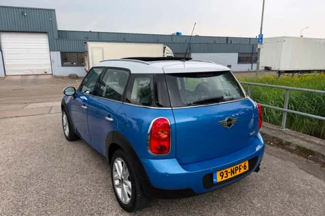 MINI Countryman (2010) thumbnail 4