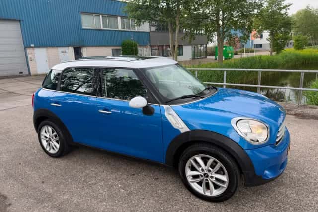 MINI Countryman (2010) thumbnail 6
