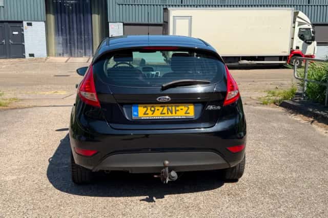 Ford Fiesta (2013) thumbnail 5