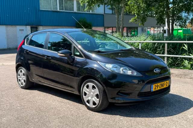 Ford Fiesta (2013) thumbnail 6