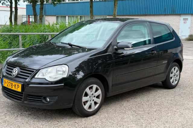 Volkswagen Polo (2009) thumbnail 2