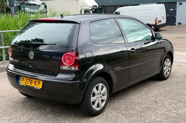 Volkswagen Polo (2009) thumbnail 5
