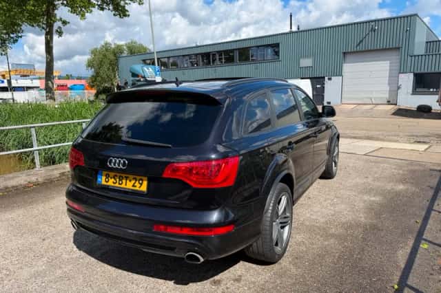 Audi Q7 (2013) thumbnail 5
