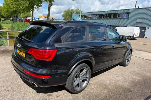 Audi Q7 (2013) thumbnail 6
