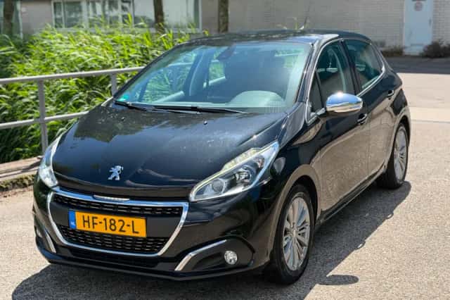 Peugeot 208 (2015) thumbnail 1