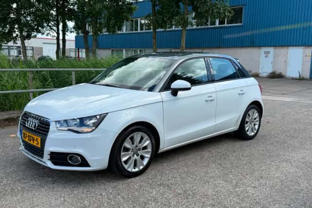 Audi A1 (2012) thumbnail 2