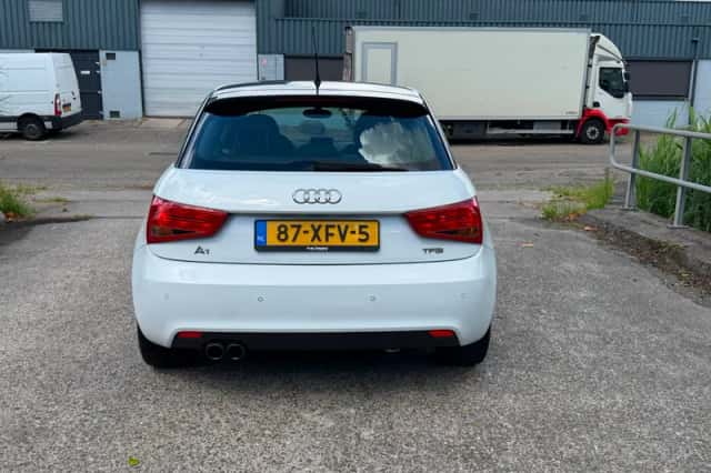 Audi A1 (2012) thumbnail 4