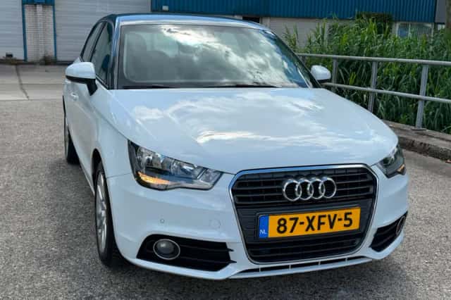 Audi A1 (2012) thumbnail 6