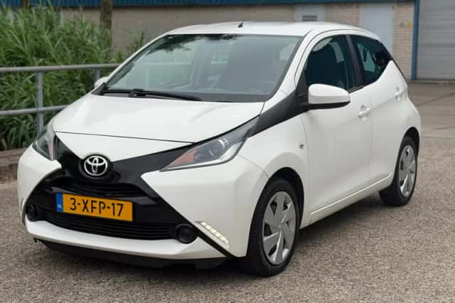 Toyota Aygo (2014) thumbnail 1