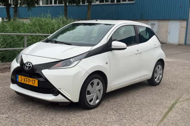 Toyota Aygo (2014) thumbnail 2