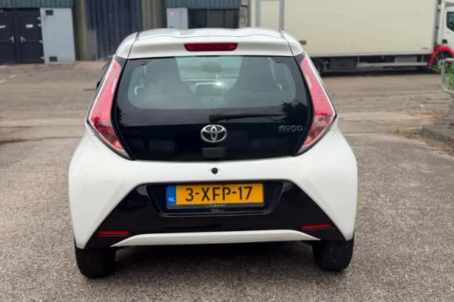 Toyota Aygo (2014) thumbnail 4