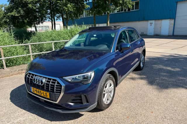 Audi Q3 (2019) thumbnail 2