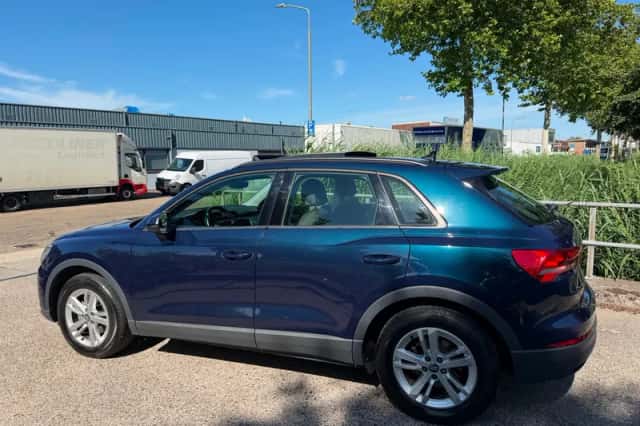 Audi Q3 (2019) thumbnail 4