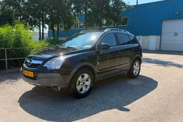 Opel Antara (2009) thumbnail 2