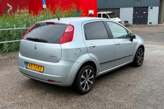 Fiat Grande Punto (2006) thumbnail 4