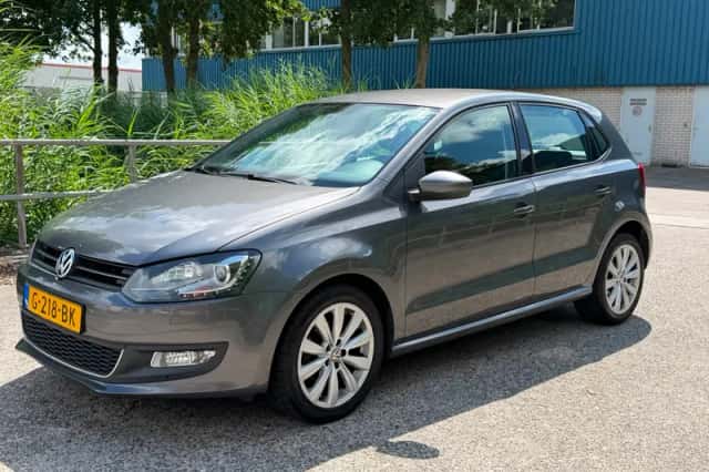 Volkswagen Polo (2011) thumbnail 2