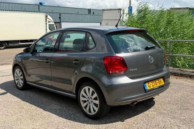 Volkswagen Polo (2011) thumbnail 3