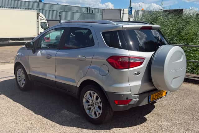 Ford EcoSport (2016) thumbnail 3