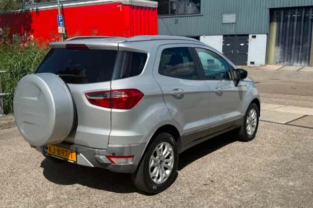 Ford EcoSport (2016) thumbnail 5