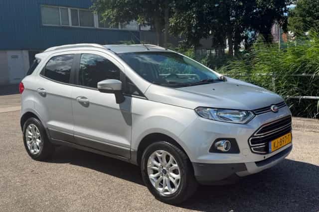 Ford EcoSport (2016) thumbnail 6