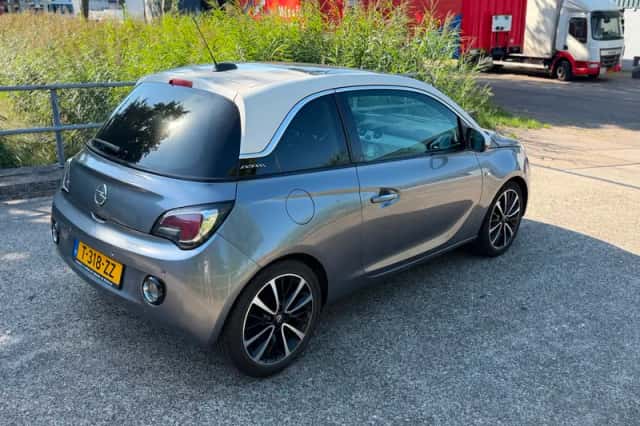 Opel Adam (2017) thumbnail 2