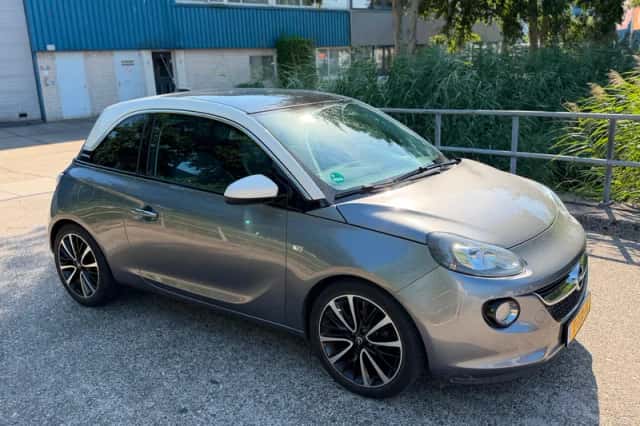 Opel Adam (2017) thumbnail 3