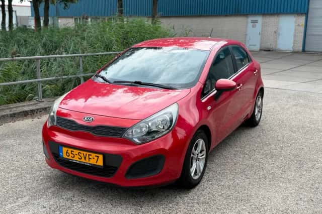 Kia Rio (2011) thumbnail 1