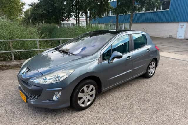 Peugeot 308 (2009) thumbnail 2