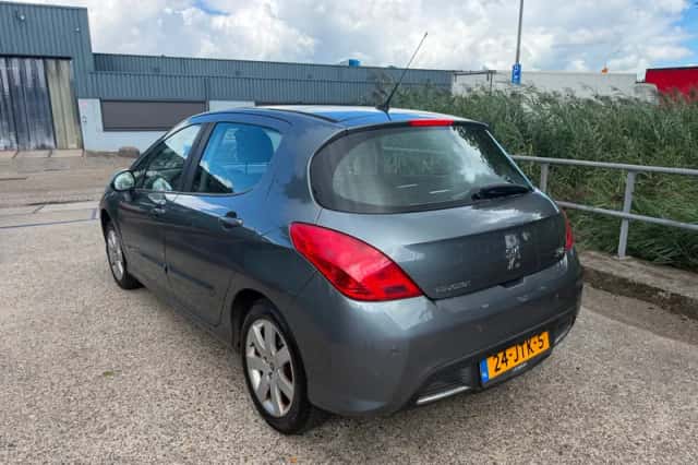 Peugeot 308 (2009) thumbnail 4